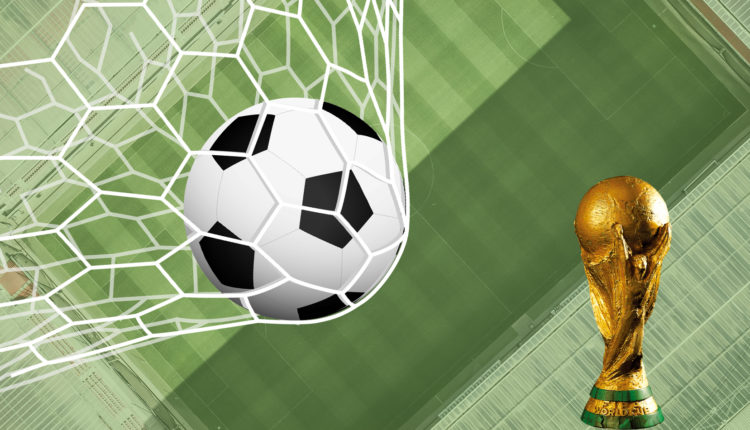 لأول مرة في تاريخ كأس العالم.. مشاركة حكمات نساء