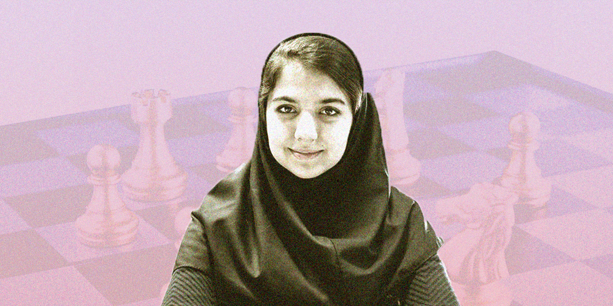 لاعبة الشطرنج الإيرانية سارة خادم الشريعة