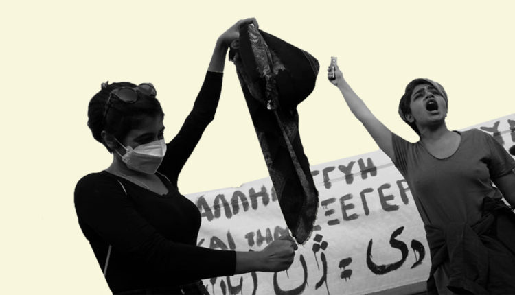 أحكامٌ مشددة بحق 11 ناشطة نسوية في إيران