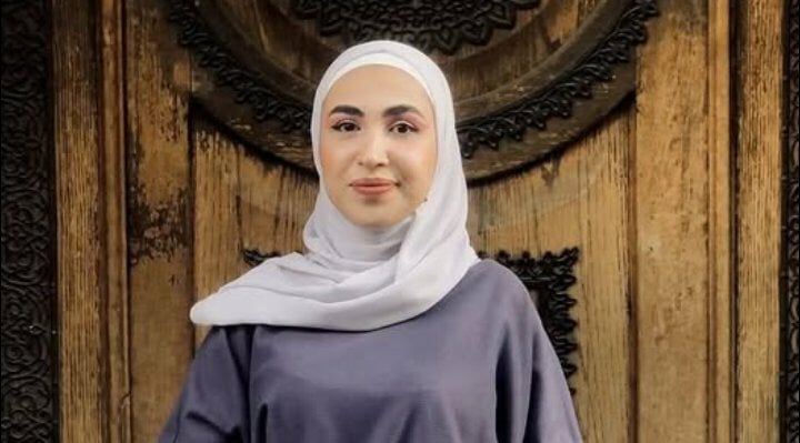 الناشطة السورية بتول الشيخ تتعرض لهجمة ألكترونية بسبب انتقادها لحملة حكومية