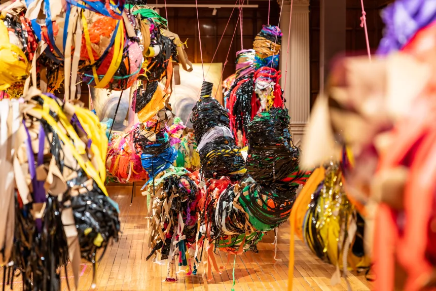 نينا كالو أوّل فنانة من ذوات الإعاقة الذهنية تنال جائزة "تورنر" 2025