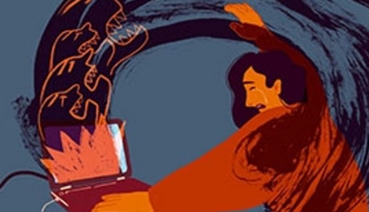 تتعرض الطالبات في الجامعات العراقيات للعنف الرقمي، وأغلب أشكاله يكون من ذكور من داخل الجامعة.