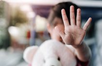 الحكم عشر سنوات بحق معلم اعتدى جنسيا على طالبته في السودان