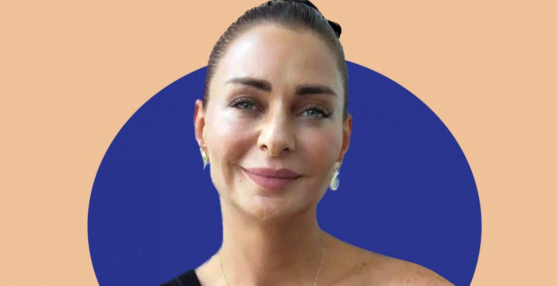 عبير خشّاب تروي قصّة نضالها بمواجهة المحكمة الجعفرية في لبنان في بودكاست "قصص حياة"