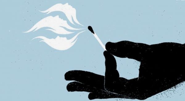 أحرقت الفتاة نفسها في مقبرة، وقدمت شكوى ضد عائلتها.