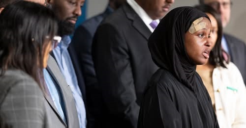 تروي نصرة أحمد تفاصيل تعرضها لانتهاكات على يد عناصر من إدارة الهجرة والجمارك الأمريكية.