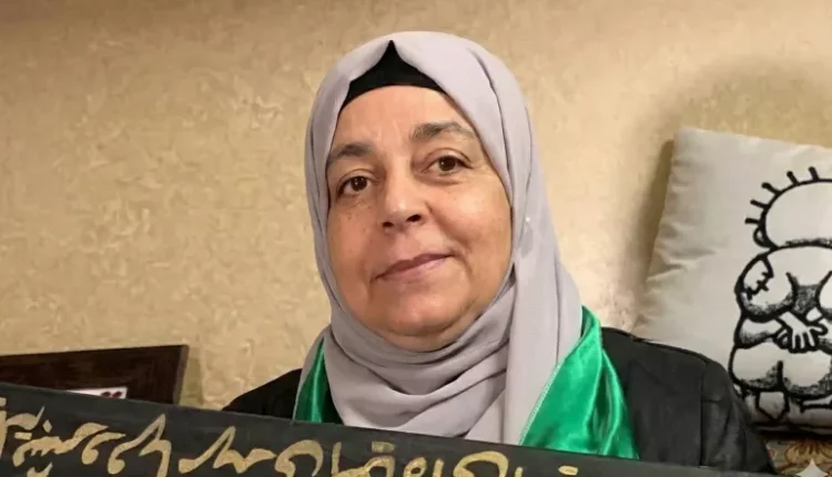 اعتلقت قوات الاحتلال الإسرائيلي السيدة هيام عياش بسبب منشور نعت فيه زوجها الشهيد.