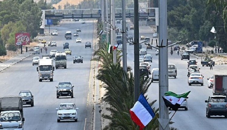 الداخلية السورية: 18 مصابًا/ة بانفجارين خارج مقر إقامة ماكرون
