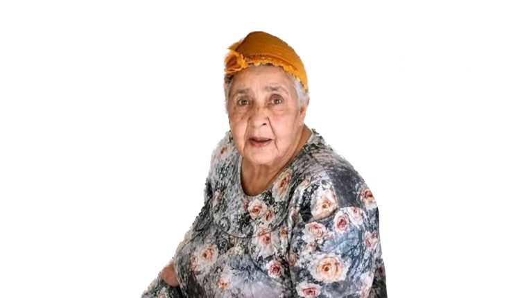 "الخالة مليكة" ..المرأة التي احتضنت عابري الصحراء